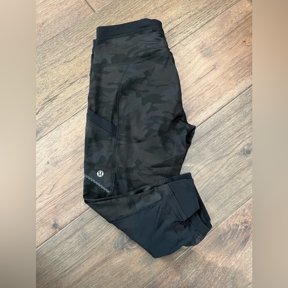 Lululemon leggings - Picture 1 of 3